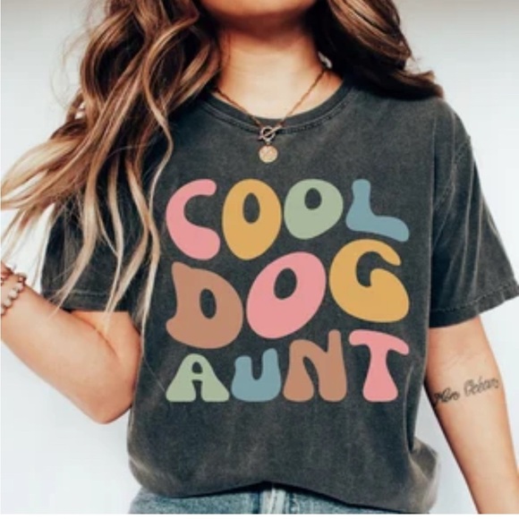 Black Cool Dog Aunt T-Shirt - Picture 1 of 5